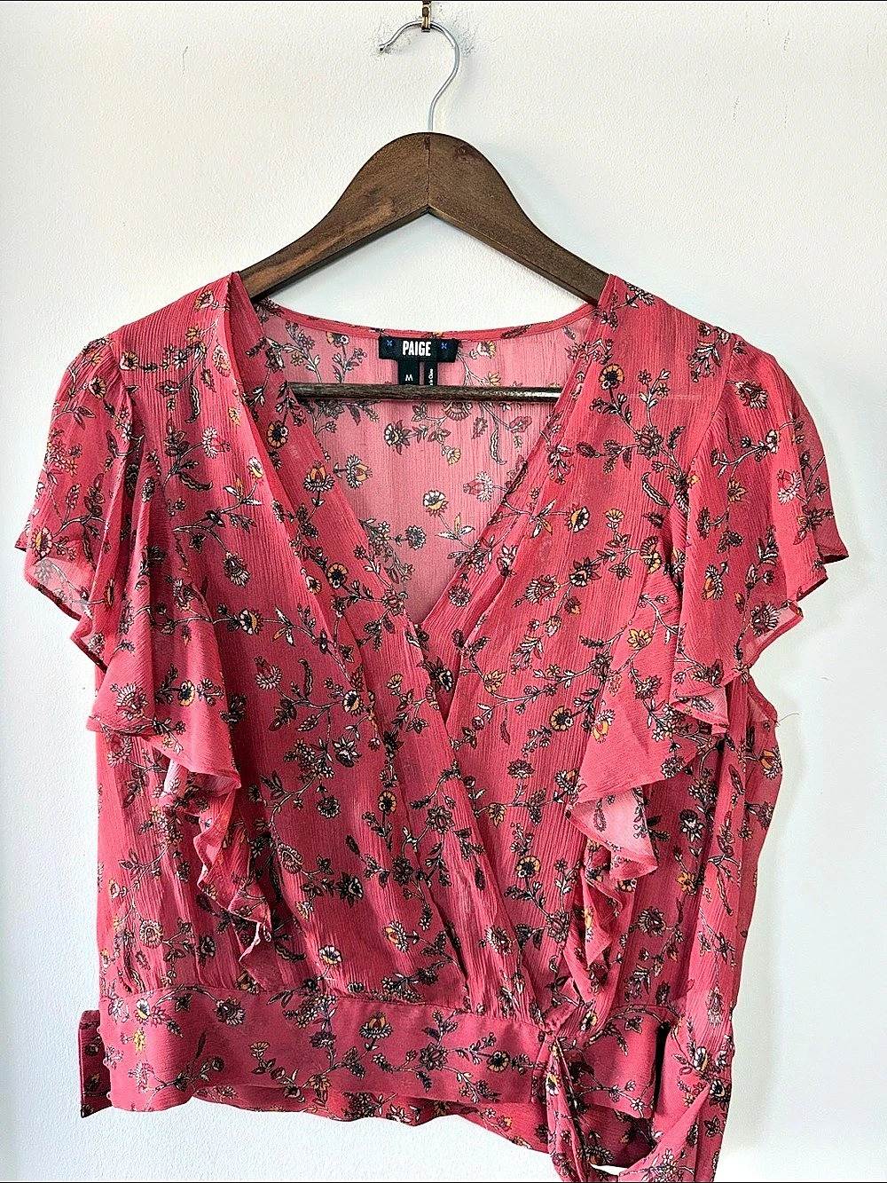 Paige Floral Ruffle Blouse in Pink Size Medium Like New